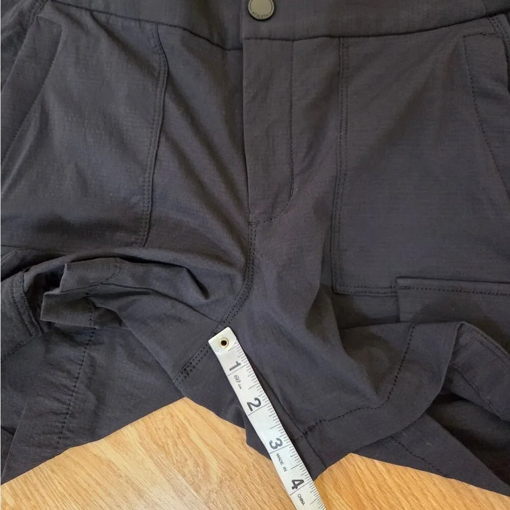 Athleta Cargo Trekkie Shorts Sz 6 - Picture 5 of 9